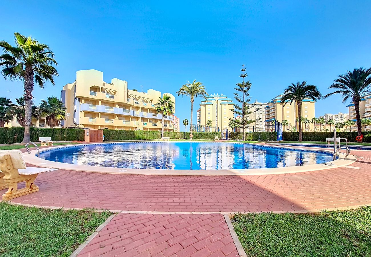 Apartamento Los Miradores del Puerto | Impresionante alojamiento en La Manga con vistas al mar